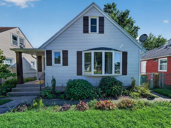 2121 Homewood Ave, Mishawaka, IN 46544