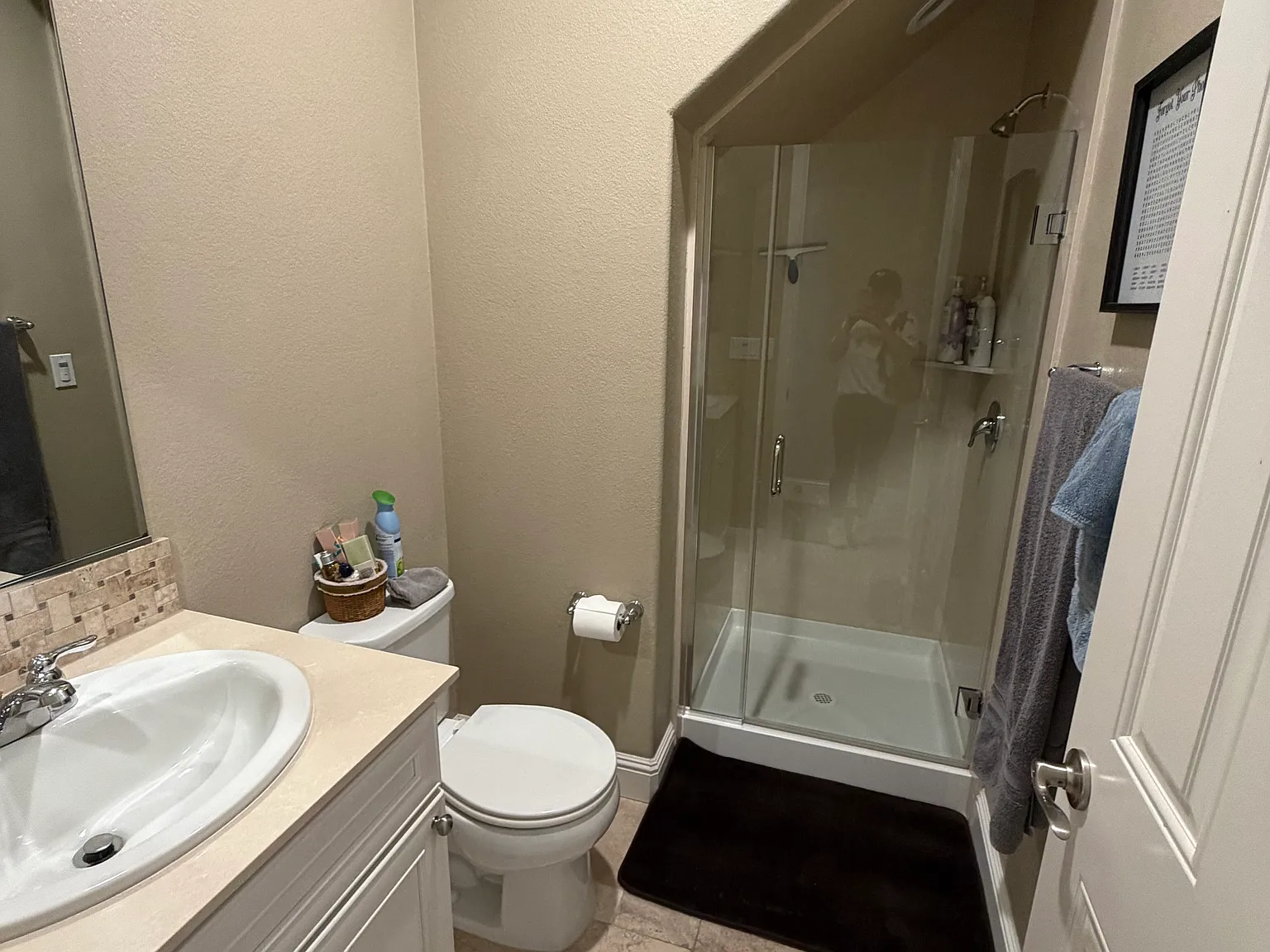 4 bed, 3.5 bath, 2000 sqft, $8,500 — Photo 3