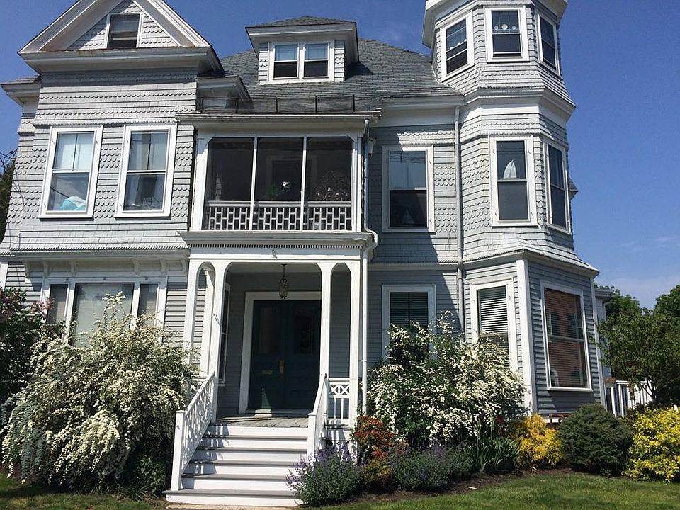 1st image of 220 High St APT 4