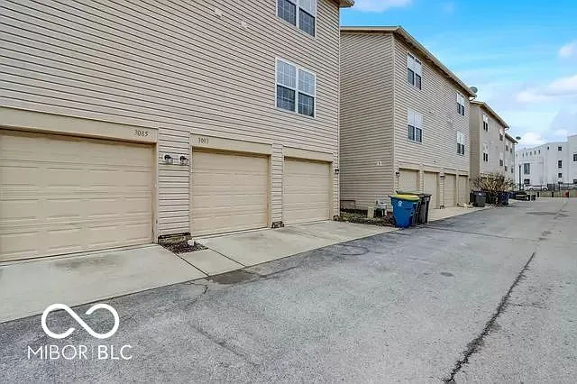 3083 Armory Dr — Photo 32