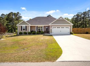 212 Peaceful Ln, Hubert, NC 28539