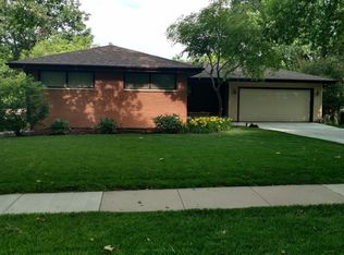 730 Wedgewood Dr, Lincoln, NE 68510