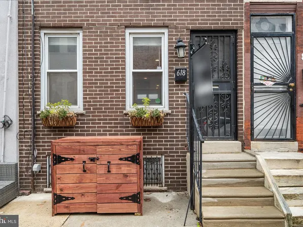 618 McClellan St, Philadelphia, PA 19148