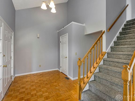 3rd image of 8181 Clearbrook Dr