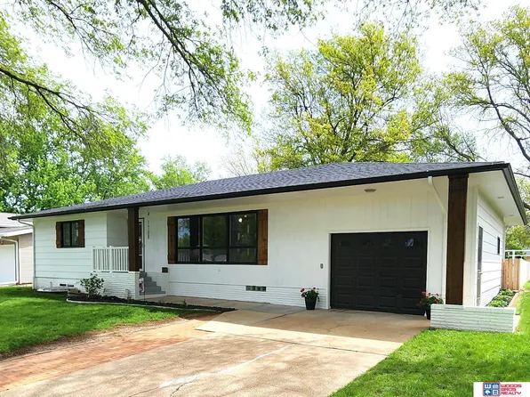 1708 G St, Fairbury, NE 68352