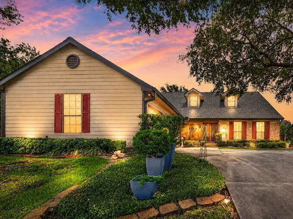 303 Longview Dr, Sugar Land, TX 77478