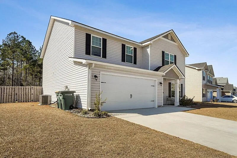 5 bed, 3.0 bath, 2455 sqft, $2,700 — Photo 4