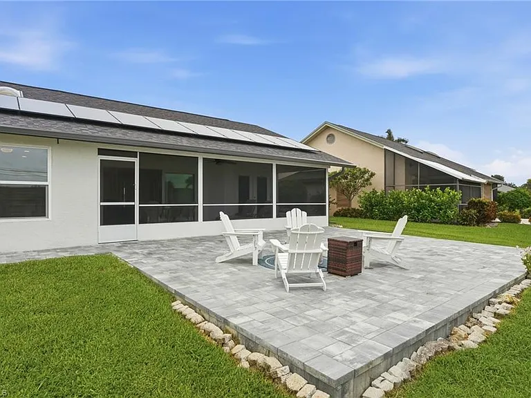 132 Bordeaux Cir — Photo 36