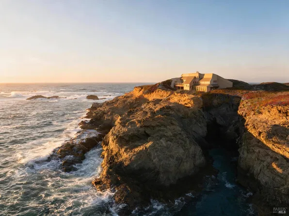 15400 Seadrift Avenue, Caspar, CA 95420
