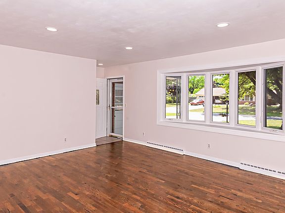 5th image of 1633 N Teakwood Dr