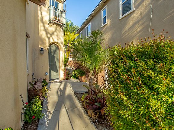 5th image of 16083 Huntington Garden Ave