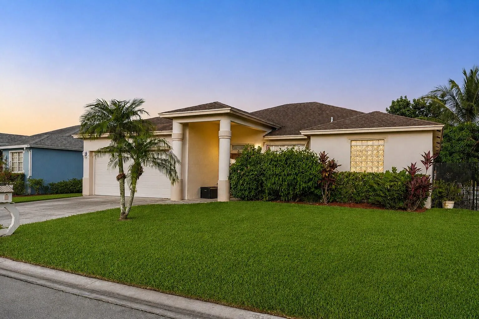 3 bed, 2.0 bath, 1855 sqft, $3,350 — Photo 1