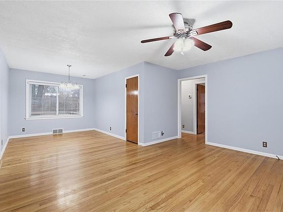 5th image of 6717 W 79th St