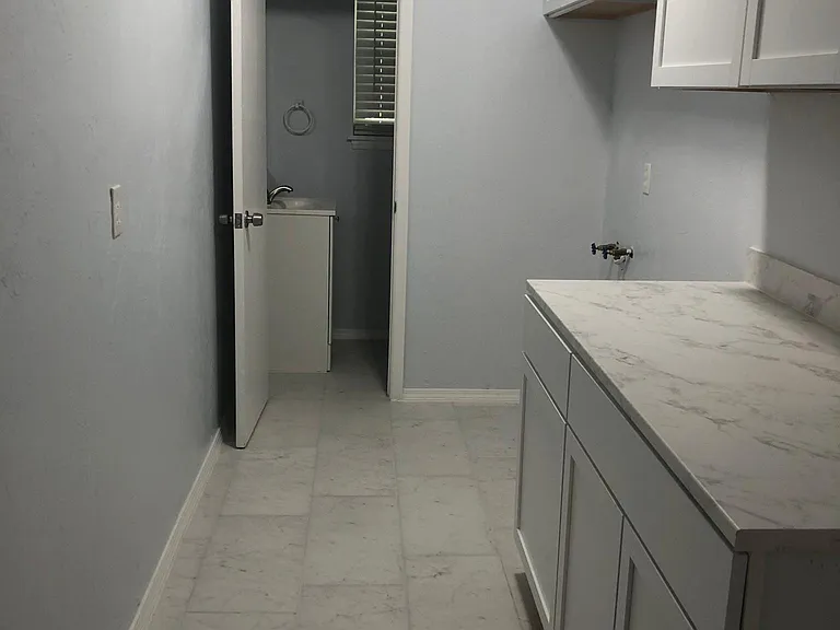 5001 NW 61st St — Photo 12