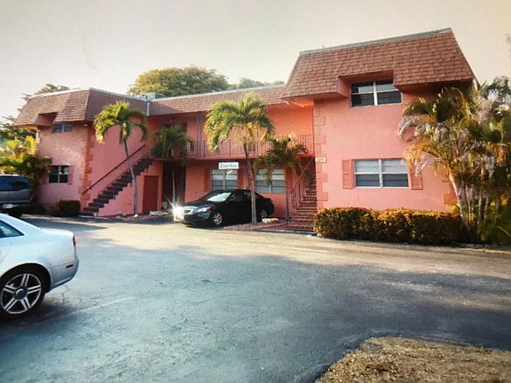 2nd image of 4843 SW 45th Ave APT D