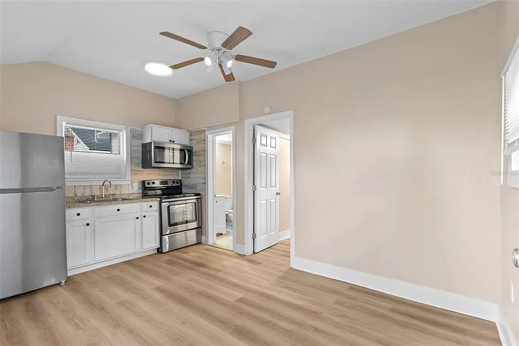 1 bed, 1.0 bath, 450 sqft, $1,199 — Photo 3