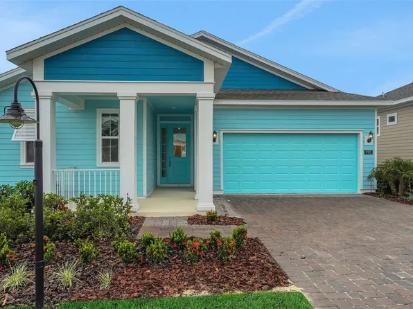 998 Fiesta Key Cir, Lady Lake, FL 32159