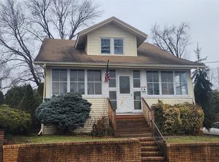 63 Franklin Ave, Saddle Brook, NJ 07663