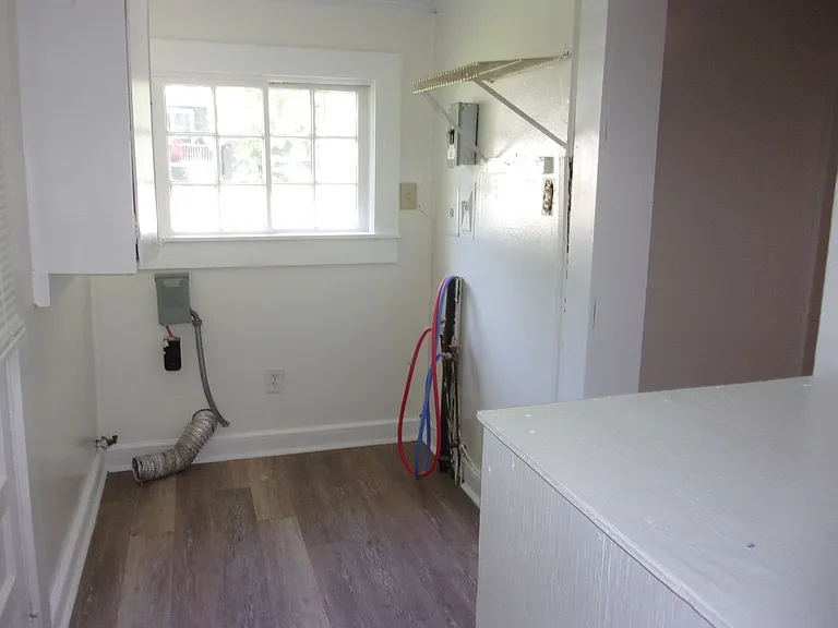 202 Shurley St — Photo 7