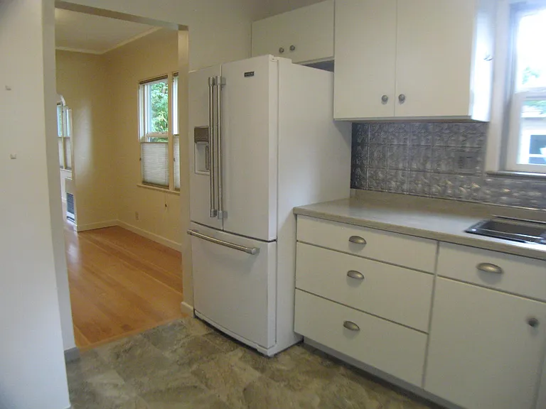 310 E Lake St — Photo 13
