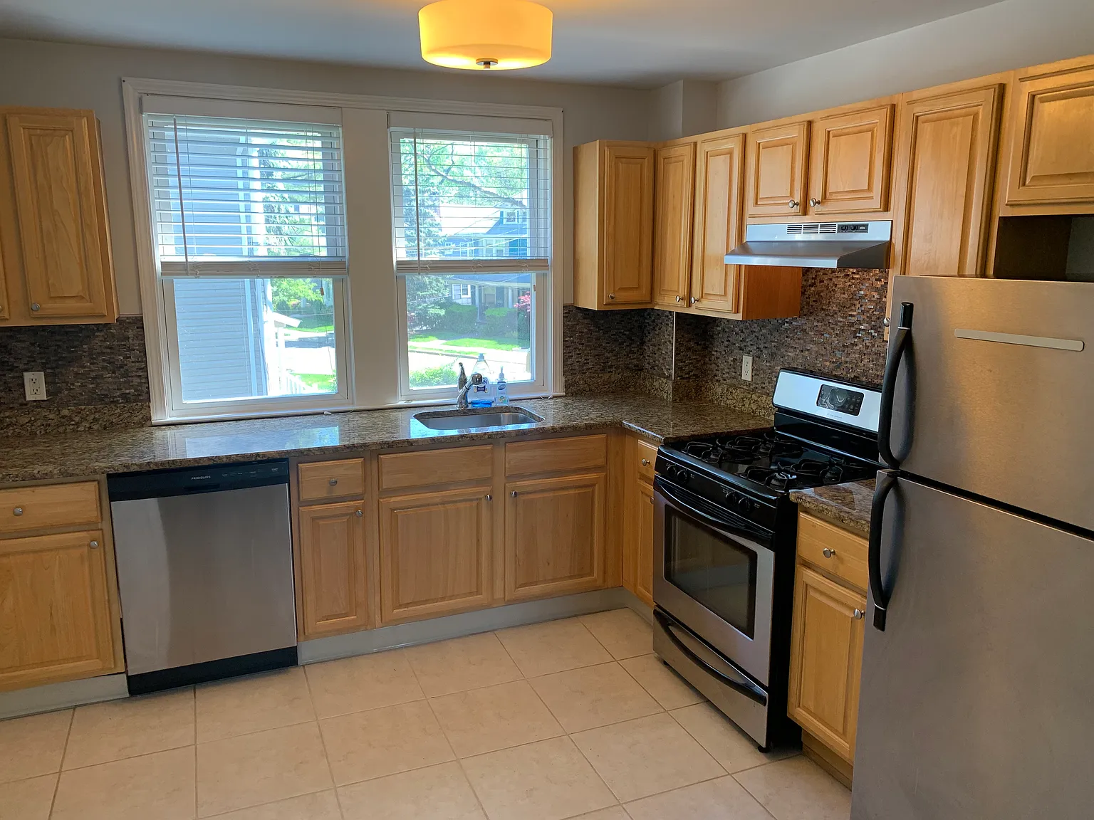 2 bed, $3,195 — Photo 2