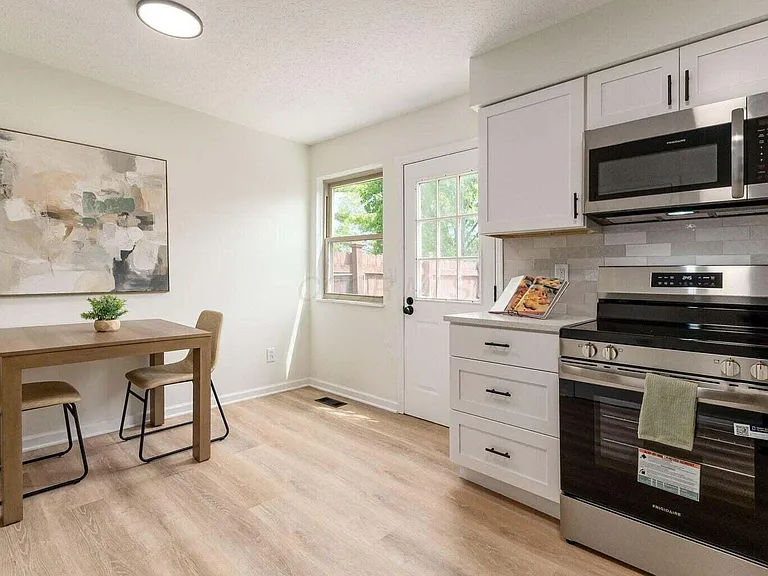 7406 Cimmaron Sta — Photo 12