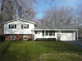 84 Black Walnut Dr, Rochester, NY 14615