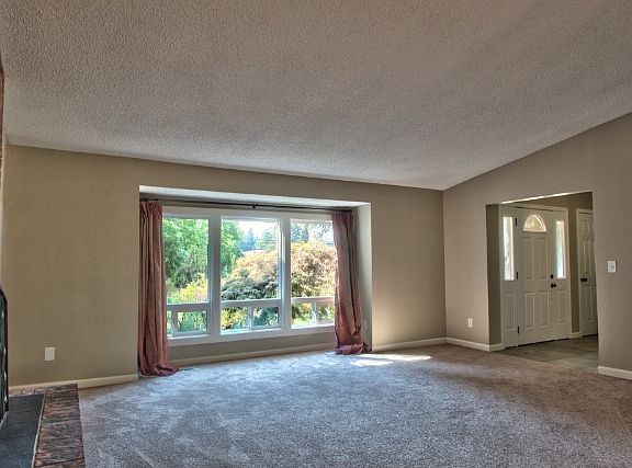 2nd image of 8425 Woodland Ave E