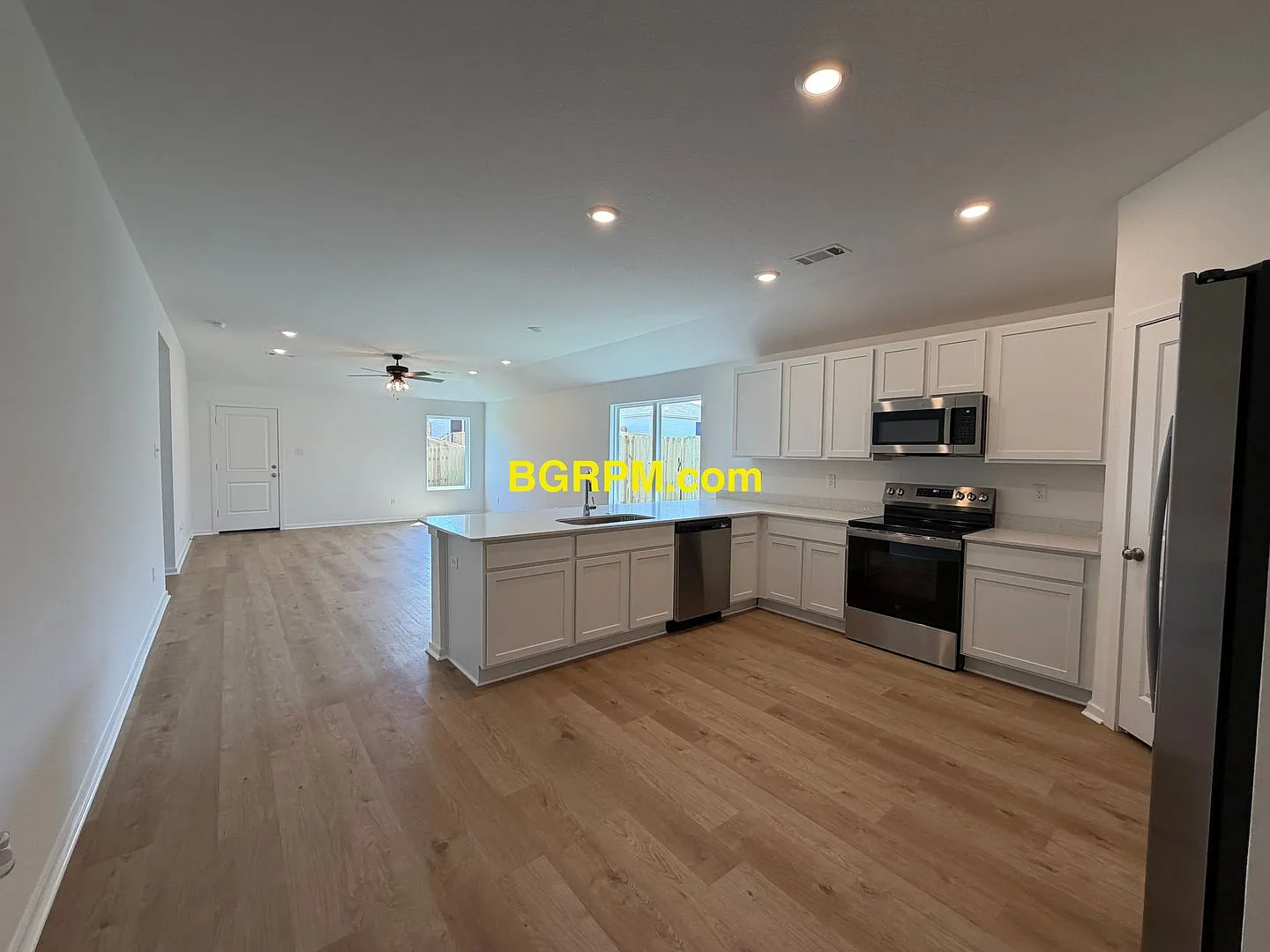 New Construction, — Photo 2