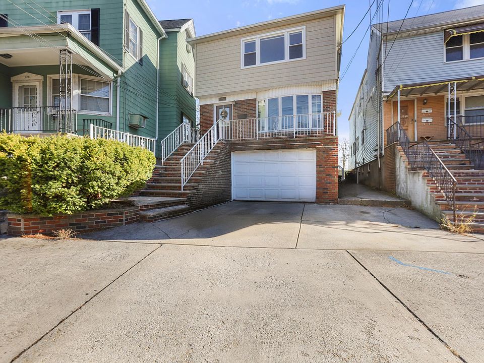 1st image of 576 Avenue A #2