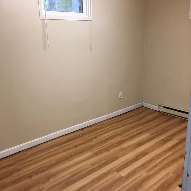  2 smaller bedrooms