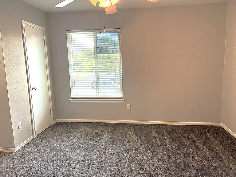 1911 Country Village Blvd #B — Photo 18