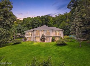 1007 Salem Park Ln, Lake Ariel, PA 18436