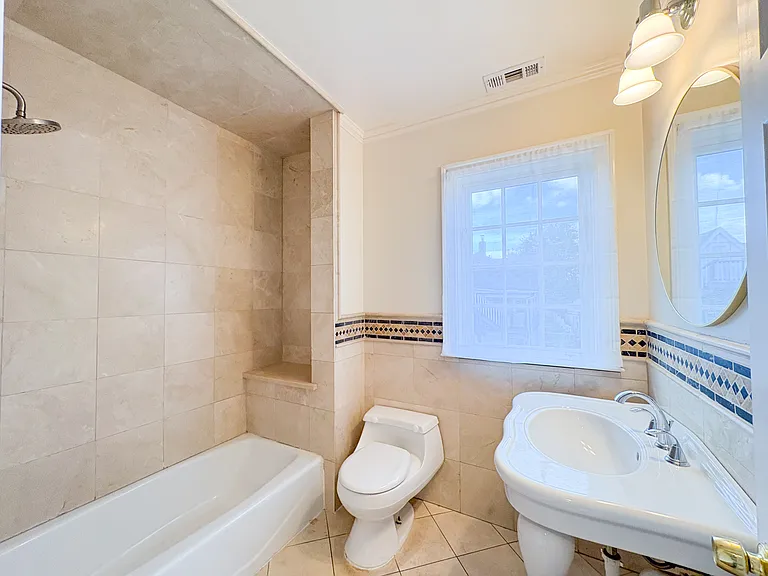 87 Stephen St #1C — Photo 9