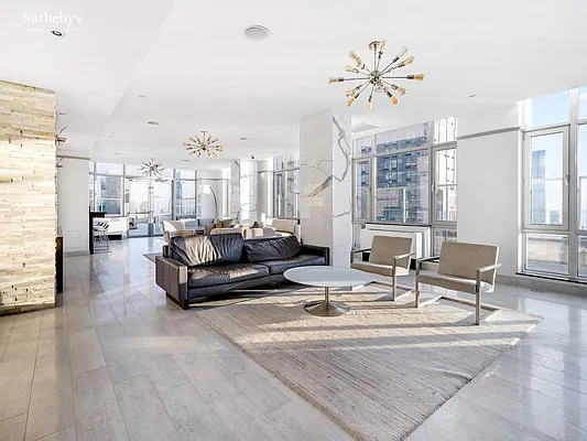 Rented by Sotheby's International Realty | media 32