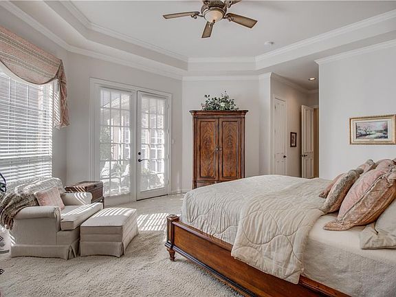 5th image of 5916 Lennox Hill Dr