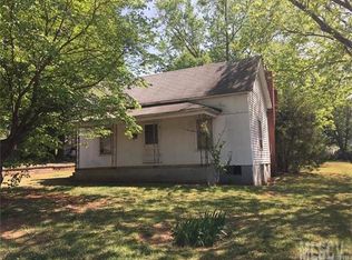 1141 N Ashe Ave, Newton, NC 28658