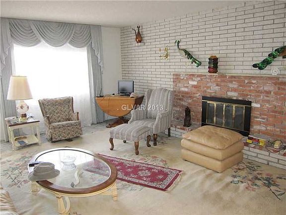 4th image of 4917 Carmen Blvd