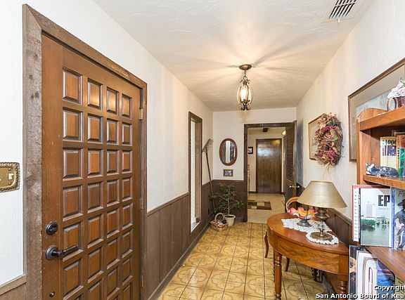 2nd image of 216 Verde Hills Dr E