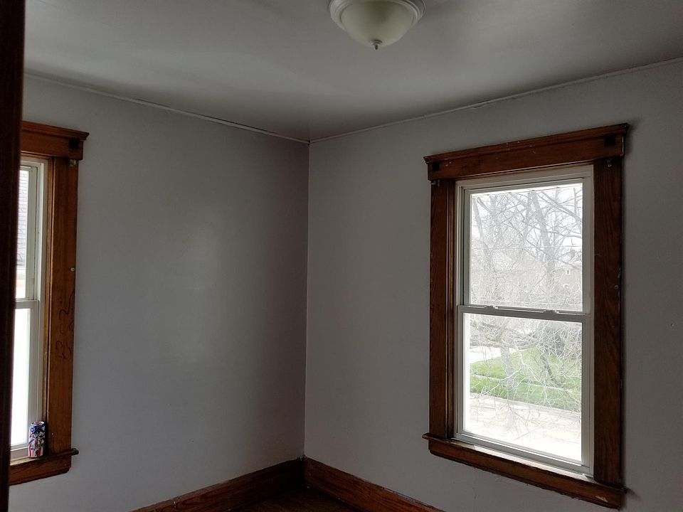 2nd image of 124 Homer St