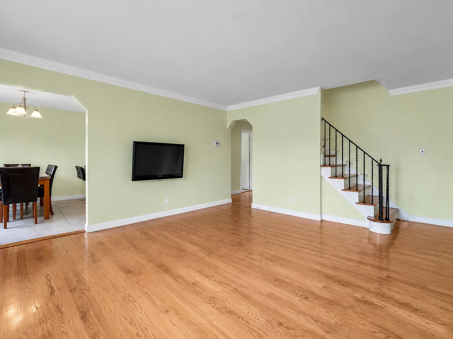4 bed, 1338 sqft, $4,500 — Photo 3