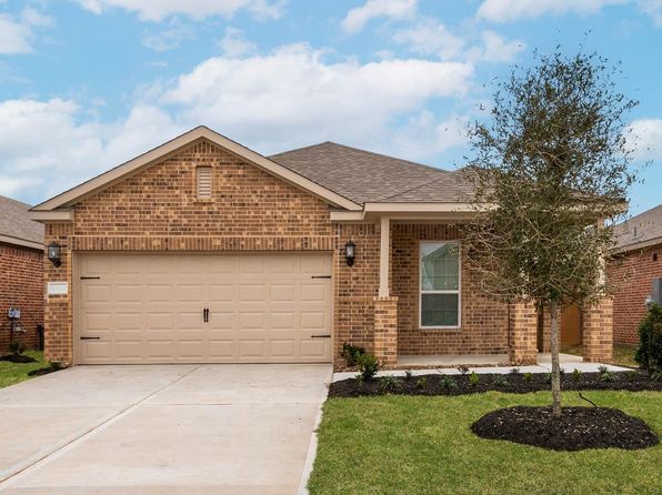 1111 Whispering Winds Dr, Beasley, TX 77417