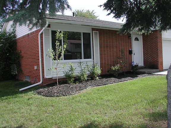 3rd image of 35852 Fernwood St