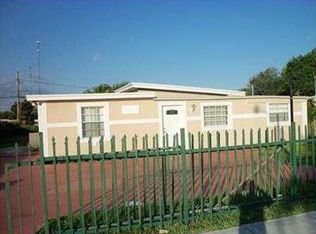 112 Miami Gardens Rd, Hollywood, FL 33023