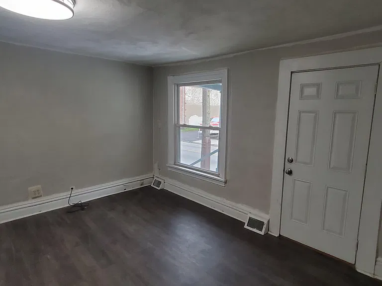 546 Larimer Ave — Photo 3