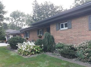 1009 Dallas Rd, Washington, IL 61571