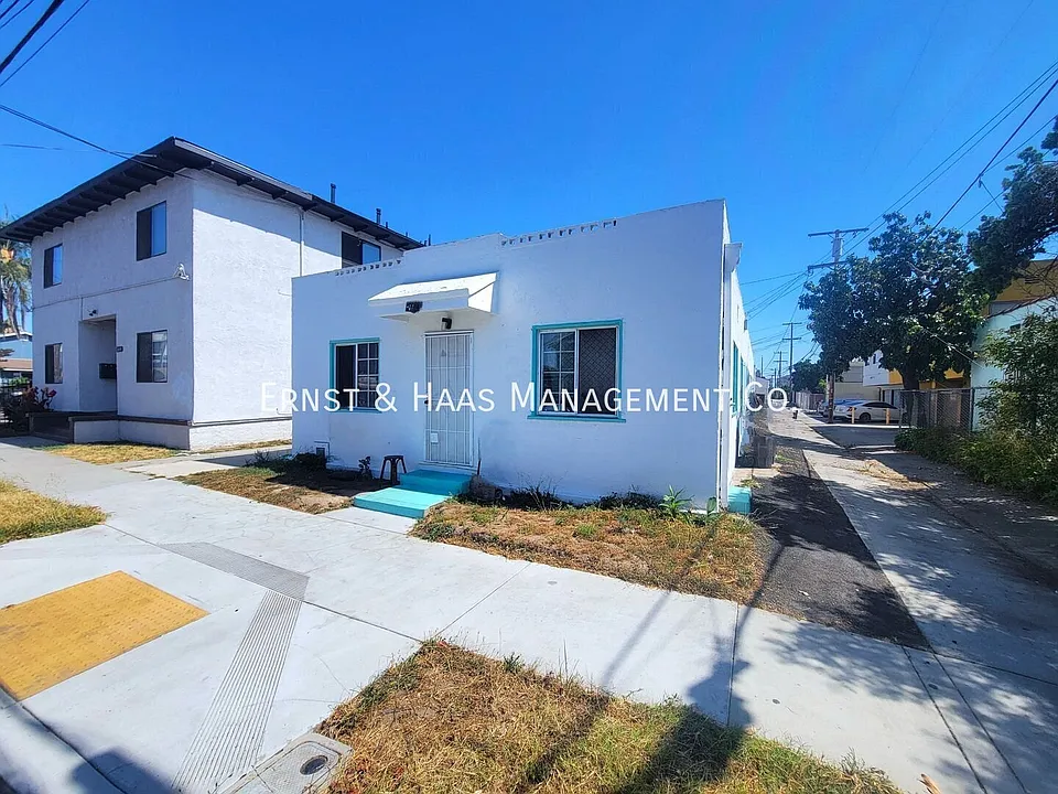 154 E Eagle St #3