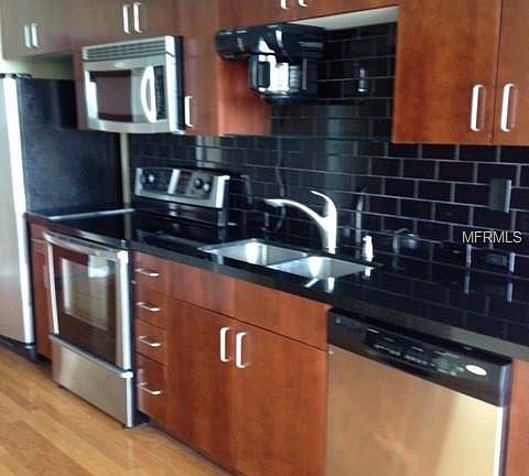 4th image of 155 Court Ave #2803