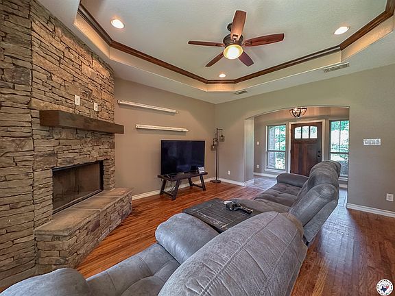 4th image of 350 County Road 3322