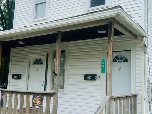 607 Wampum Ave, Ellwood City, PA 16117